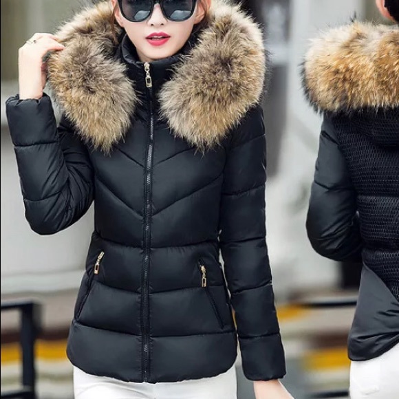 Black puffy jacket with faux fur trim 🥶 - Picture 2 of 8